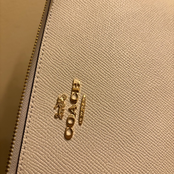 Coach wristlet - Picture 3 of 5